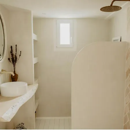 Lachillmaisonnette בית נופש לבן