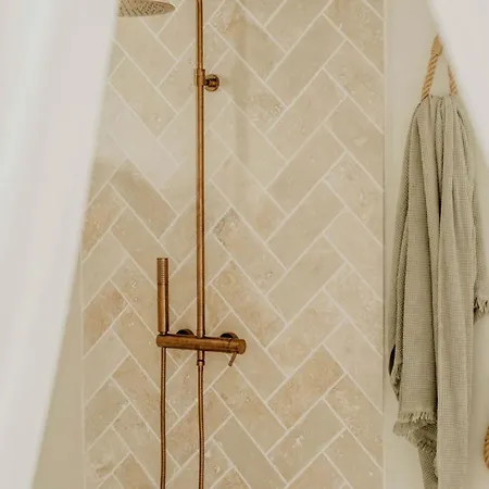 Lachillmaisonnette לבן